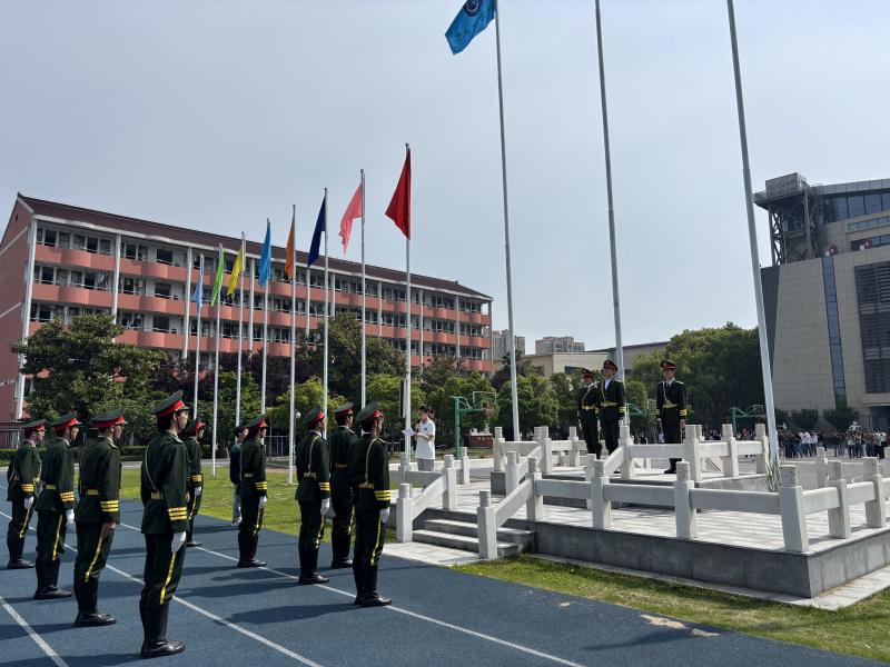 高二2班 徐佩瑶.jpg